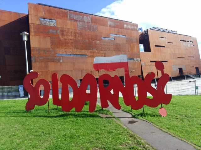 Solidarity footsteps